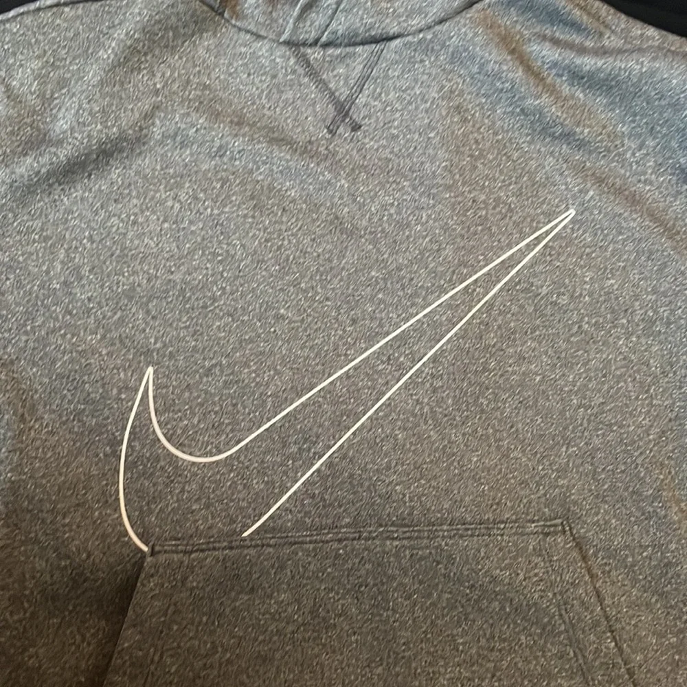 2 Nike girls hoodies. - Picture 4 of 5
